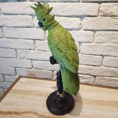 Decorative statuettes 