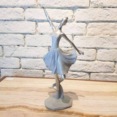 Decorative statuettes 