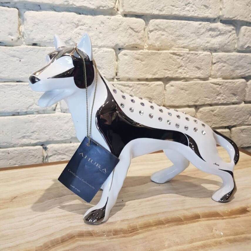 Decorative statuettes 