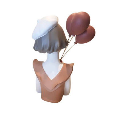 Decorative statuettes 