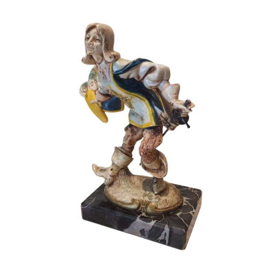 Decorative statuettes 