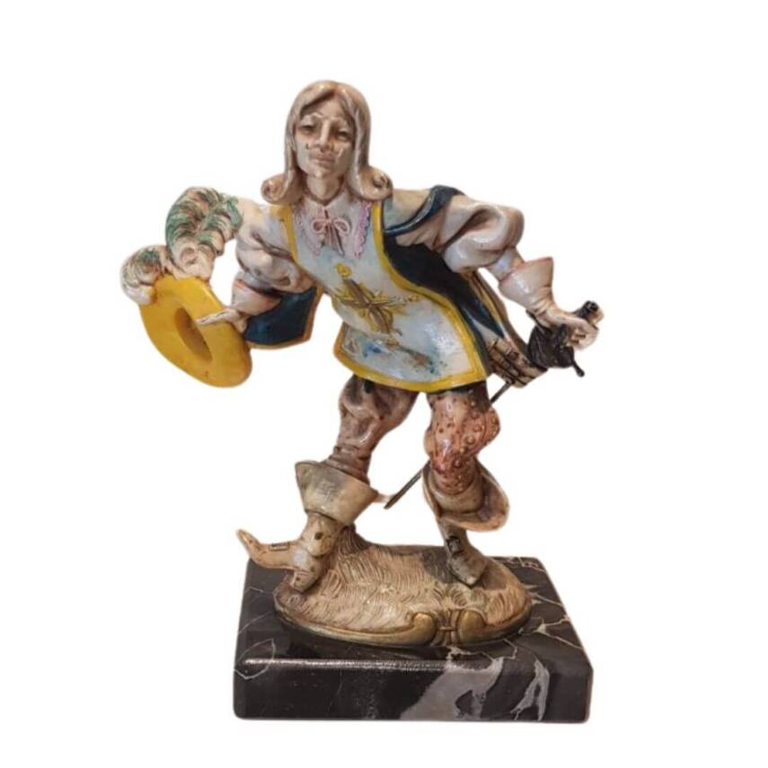 Decorative statuettes 