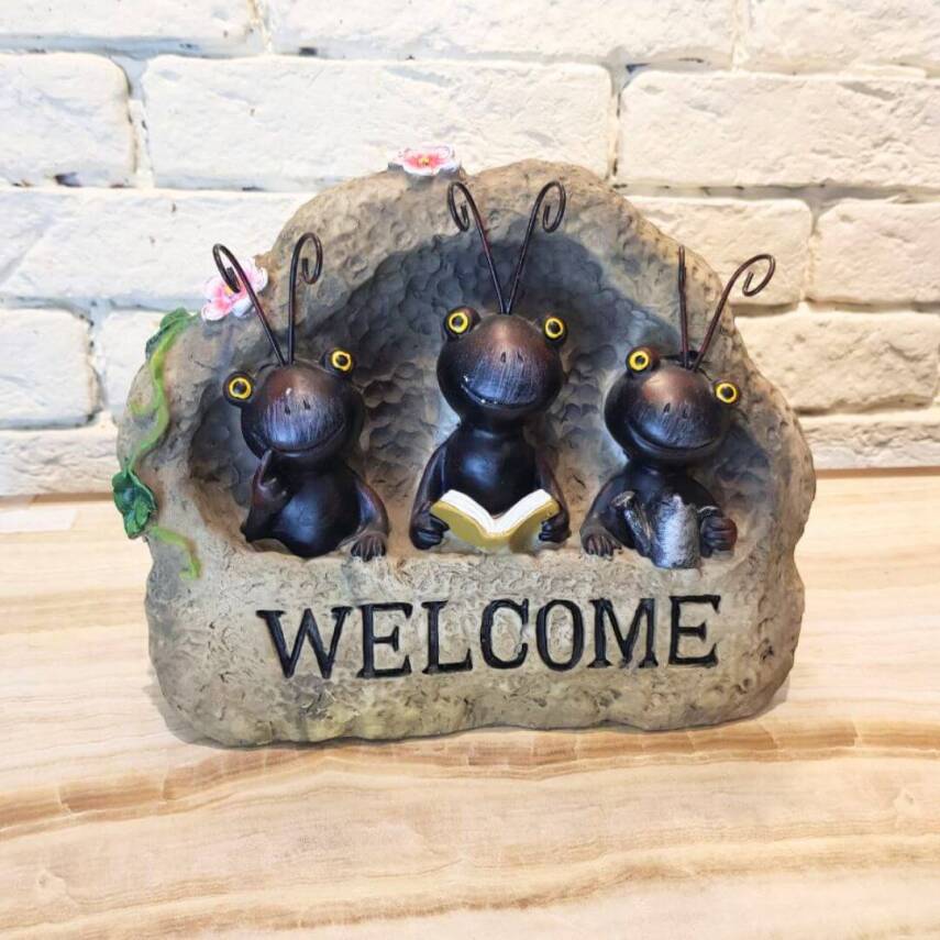 Decorative statuettes 