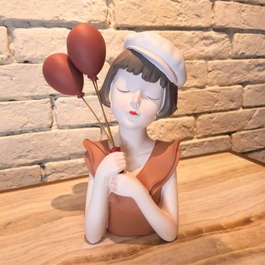 Декоративная статуэтка «Девушка с шариками» - 4